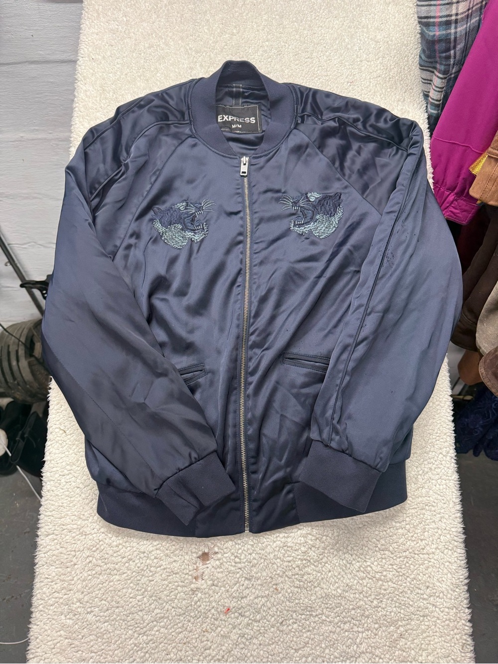 Express Men’s Navy Satin Bomber Jacket with Embroidered dragon Design Size med